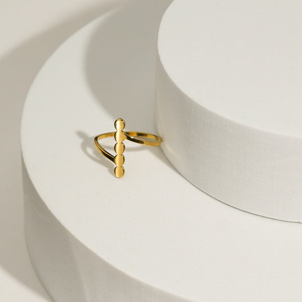 Gold Dot Ring – Minimalist Statement Jewelry From Kenz Jewelry – Premium Arabic Jewelry